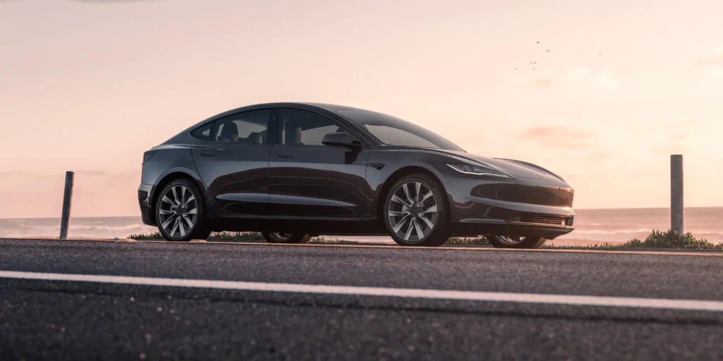 tesla model 3 highland otthoni toltes,model 3,wall connector,otthoni töltés,elektromos autó,v os,töltési sebesség,